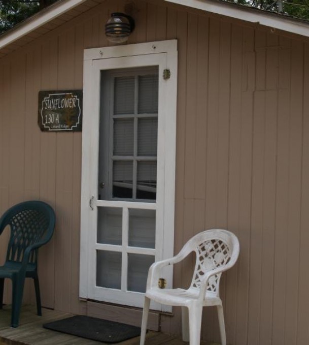 Sunflower Rental Cabin at Solair